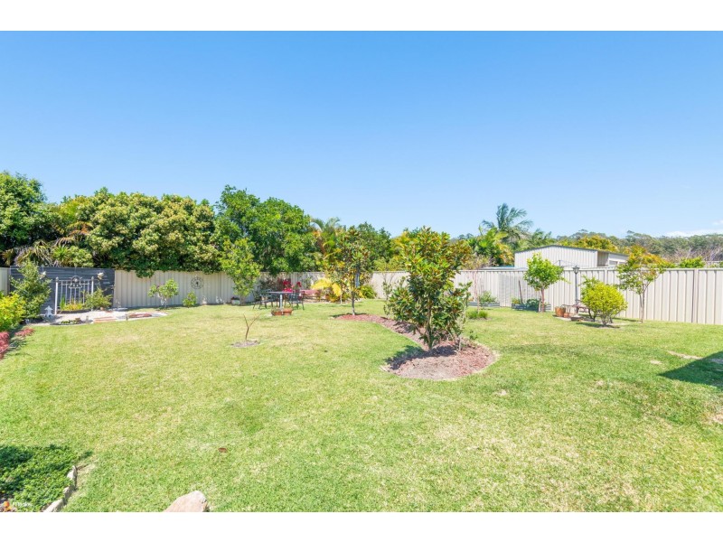 68 Admiralty Drive, Safety Beach NSW 2456