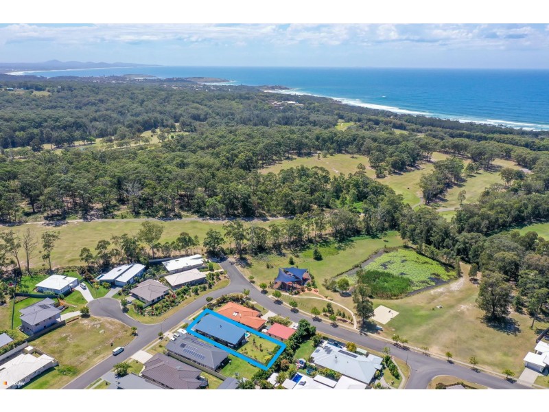 68 Admiralty Drive, Safety Beach NSW 2456