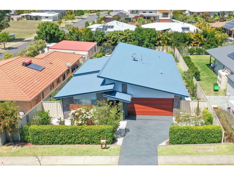 68 Admiralty Drive, Safety Beach NSW 2456