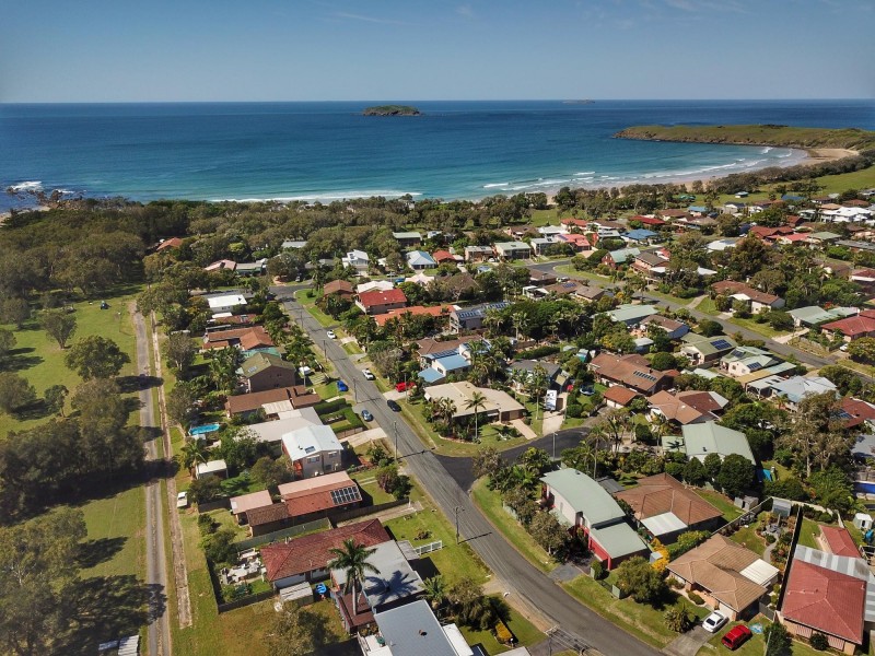 32 Sandy Beach Drive, Sandy Beach NSW 2456