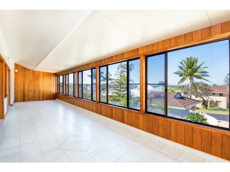 60 Bluegum Avenue, Sandy Beach NSW 2456