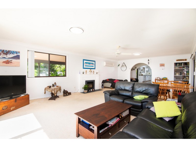 7 Leplaw Close, Safety Beach NSW 2456