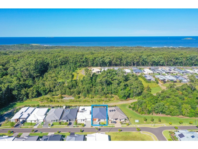 22 Red Gum Circuit, Sapphire Beach NSW 2450