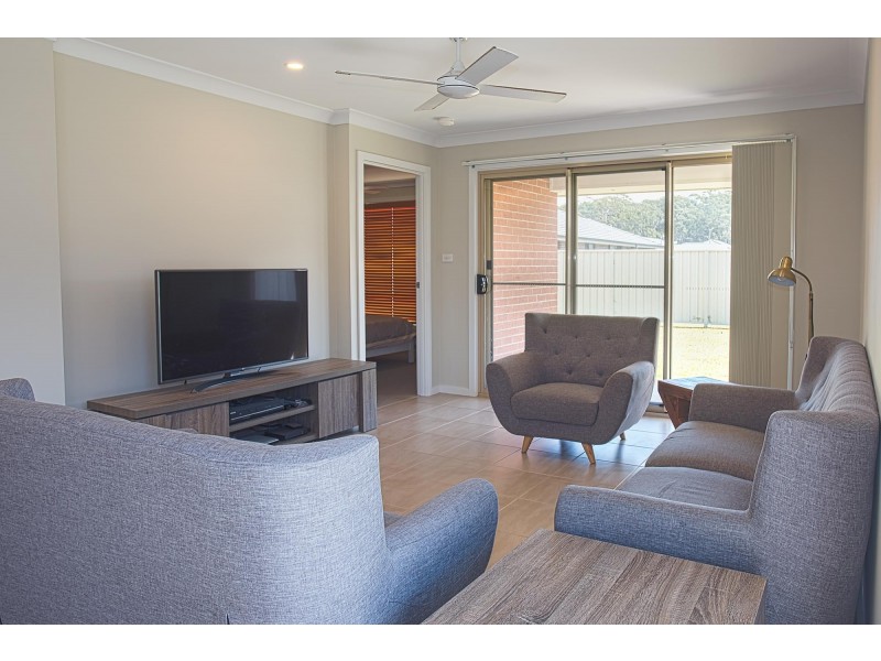 4 Seashells Avenue, Sandy Beach NSW 2456