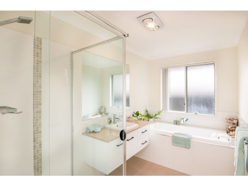 5 Humpback Crescent, Safety Beach NSW 2456