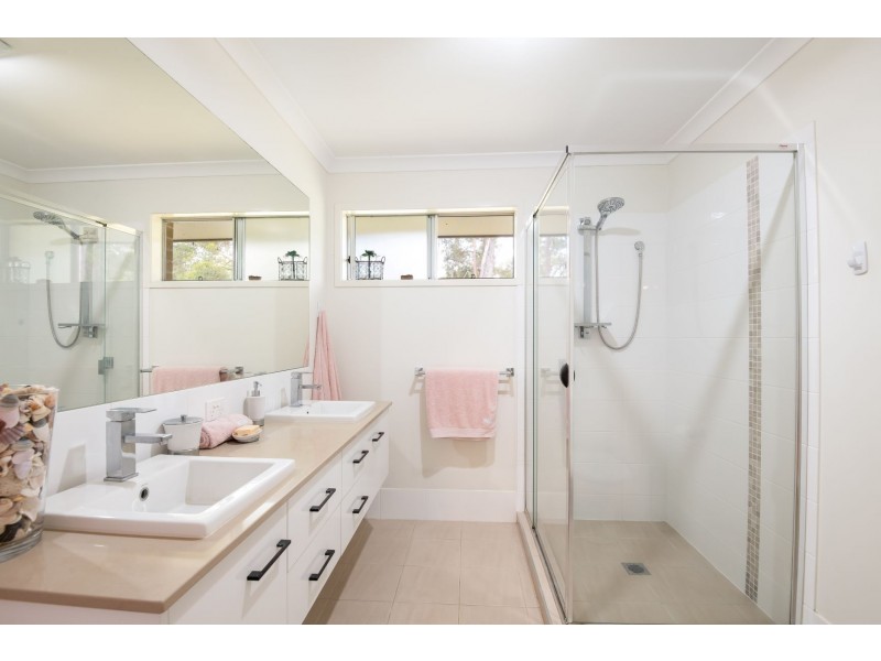 5 Humpback Crescent, Safety Beach NSW 2456