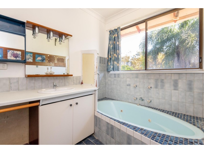 70 Blue Gum Avenue, Sandy Beach NSW 2456