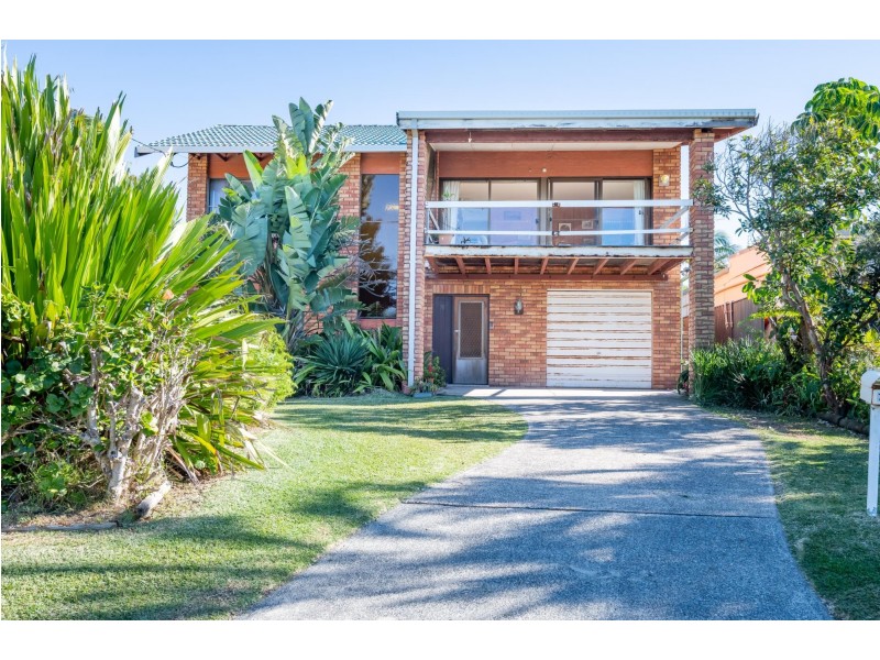 70 Blue Gum Avenue, Sandy Beach NSW 2456