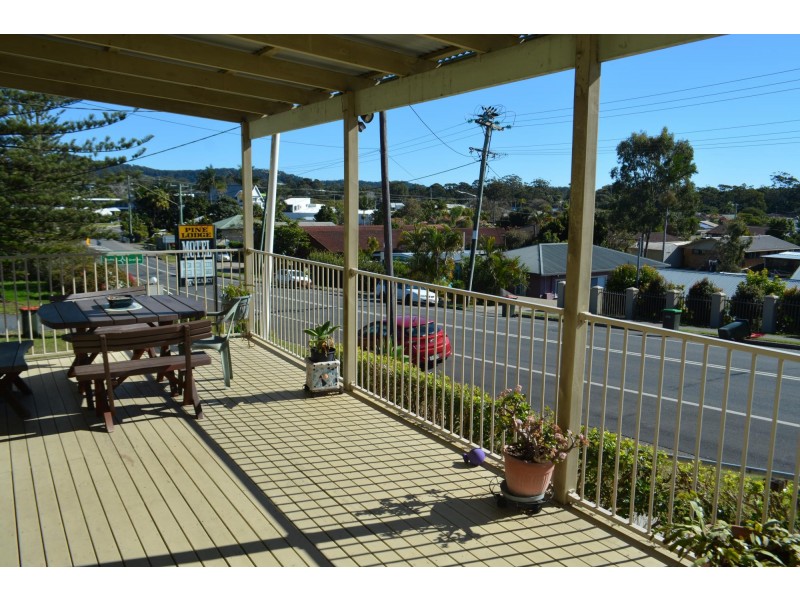17 Clarence Street, Woolgoolga NSW 2456