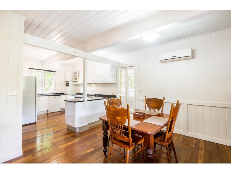 8 Wattle Place, Sandy Beach NSW 2456