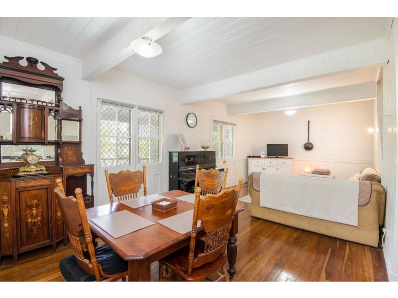 8 Wattle Place, Sandy Beach NSW 2456