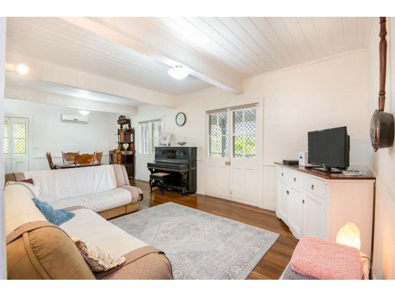 8 Wattle Place, Sandy Beach NSW 2456