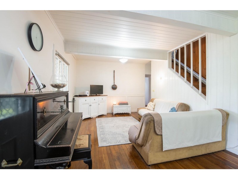 8 Wattle Place, Sandy Beach NSW 2456