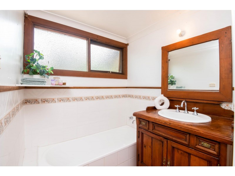 8 Wattle Place, Sandy Beach NSW 2456