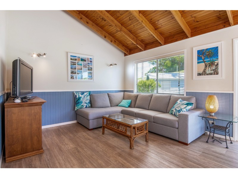 33 Poynten Drive, Emerald Beach NSW 2456