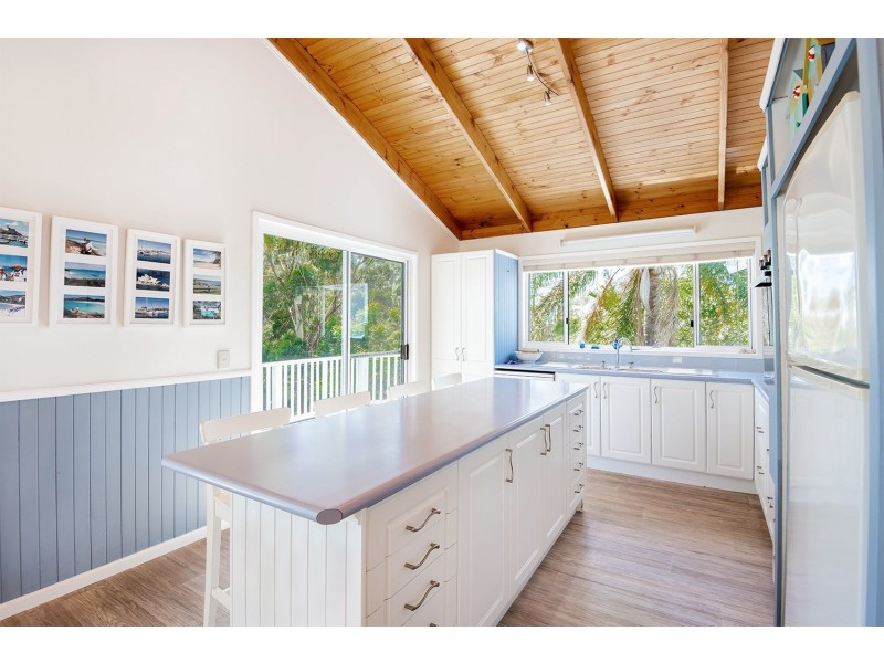33 Poynten Drive, Emerald Beach NSW 2456