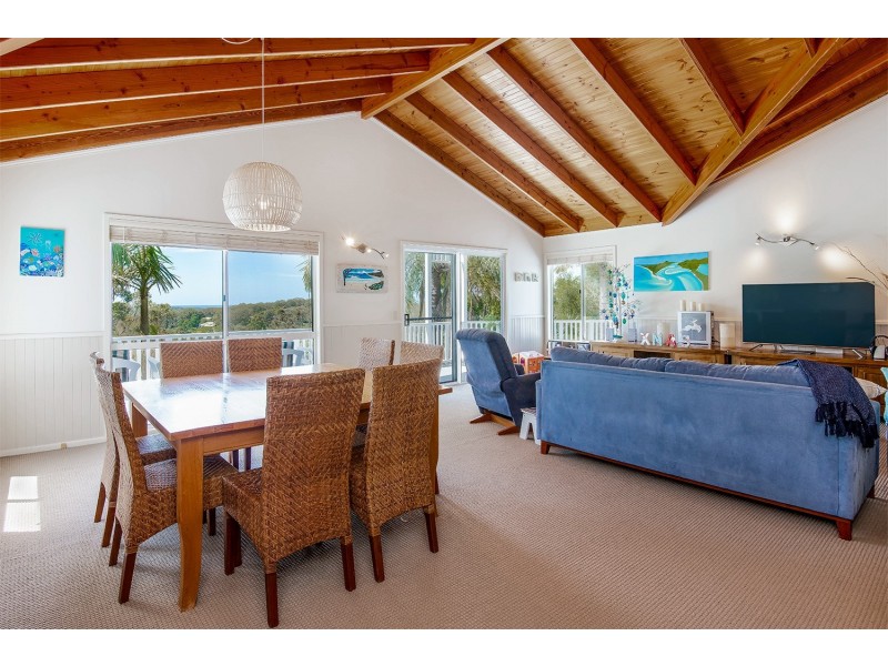 33 Poynten Drive, Emerald Beach NSW 2456