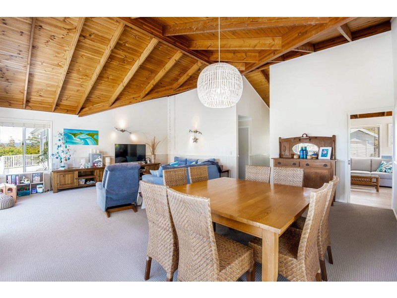 33 Poynten Drive, Emerald Beach NSW 2456