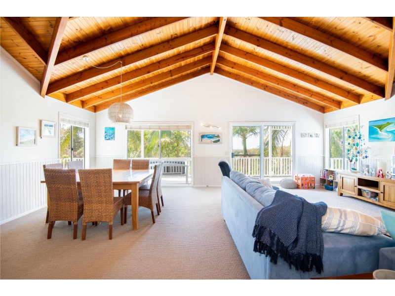 33 Poynten Drive, Emerald Beach NSW 2456