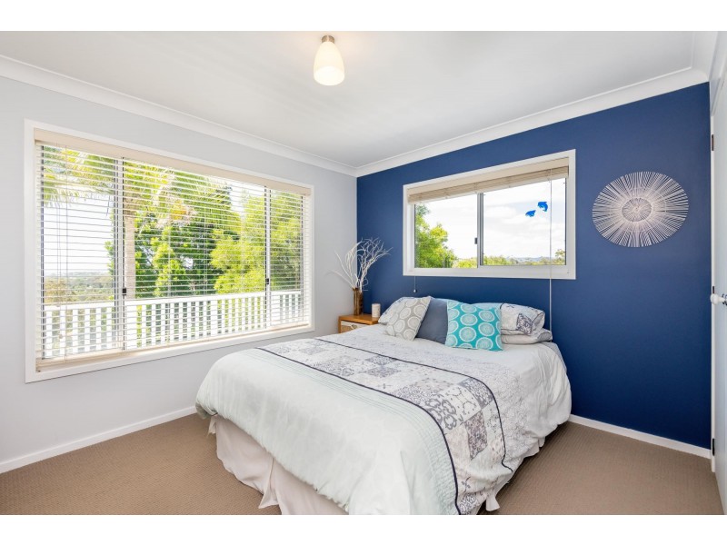 33 Poynten Drive, Emerald Beach NSW 2456