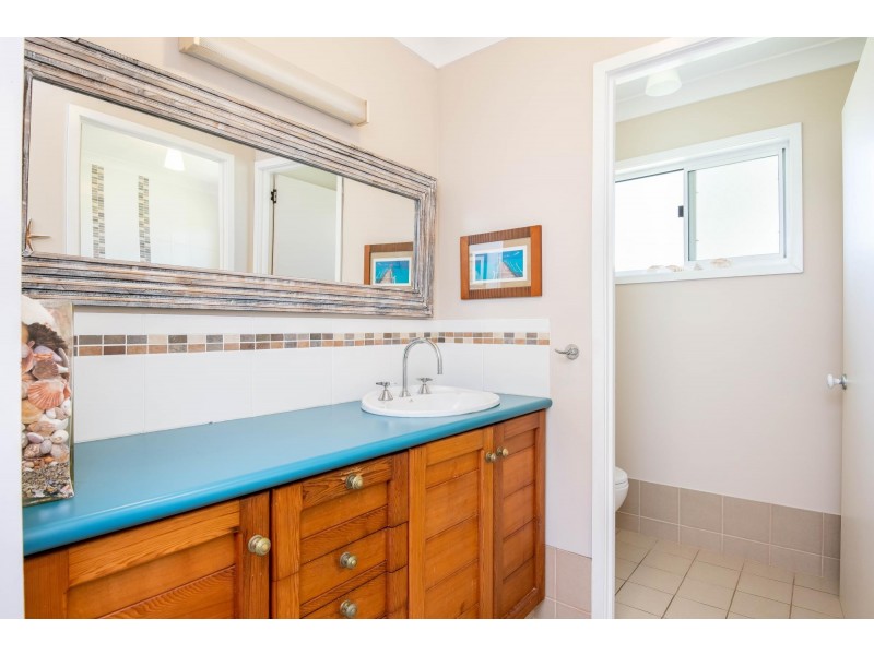 33 Poynten Drive, Emerald Beach NSW 2456