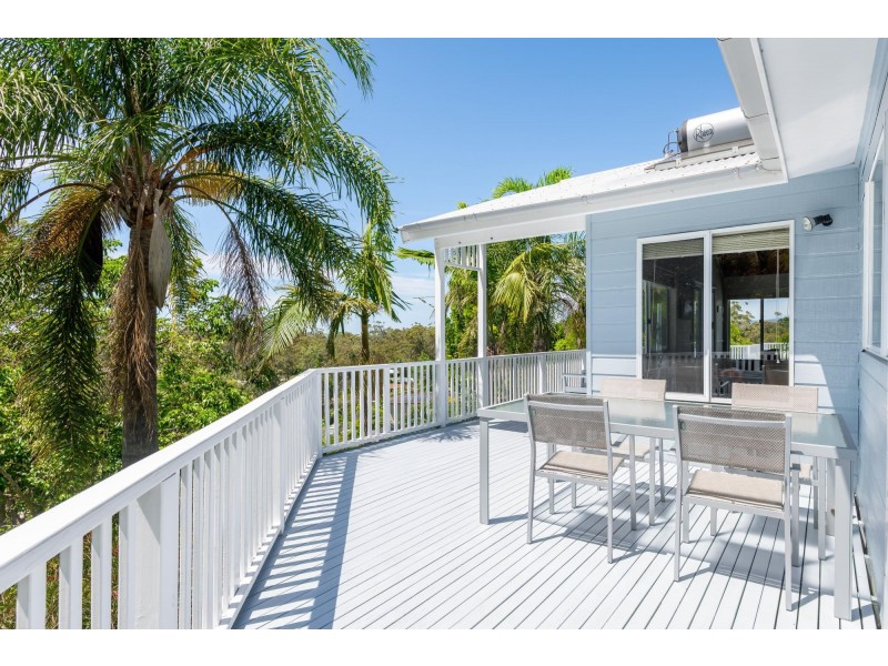 33 Poynten Drive, Emerald Beach NSW 2456