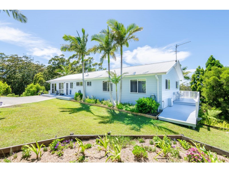 33 Poynten Drive, Emerald Beach NSW 2456