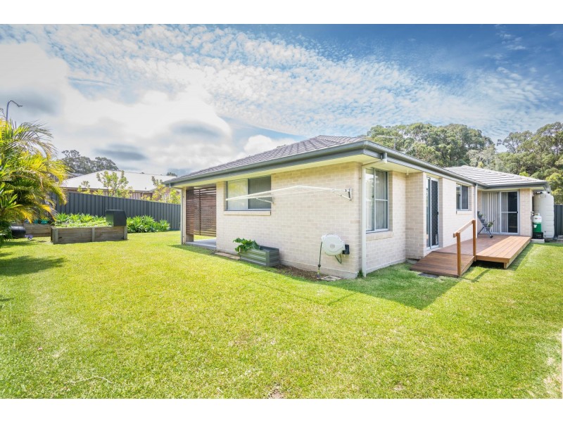 20 Seacrest Boulevard, Sandy Beach NSW 2456