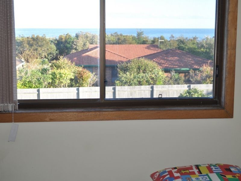 11 Wisteria, Minnie Water NSW 2462