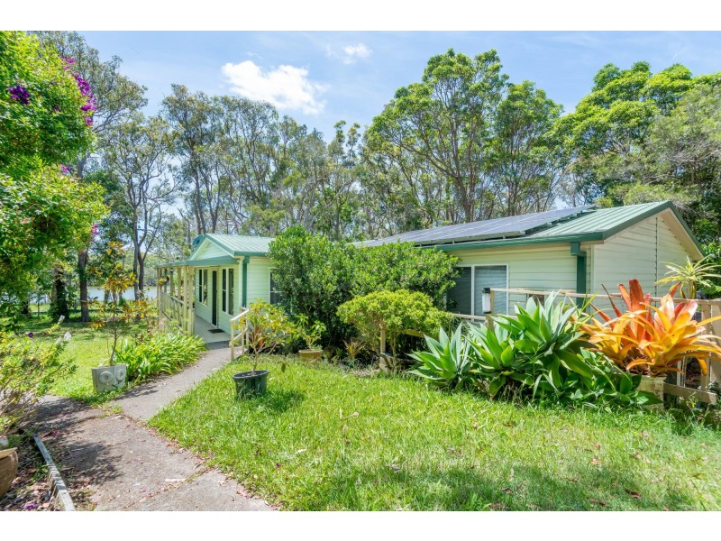 97/8 Hearnes Lake Road, The Pines, Woolgoolga NSW 2456