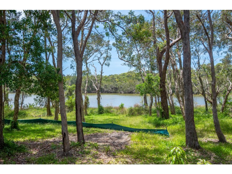 97/8 Hearnes Lake Road, The Pines, Woolgoolga NSW 2456