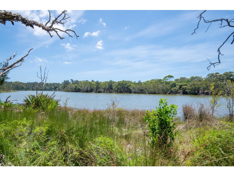97/8 Hearnes Lake Road, The Pines, Woolgoolga NSW 2456
