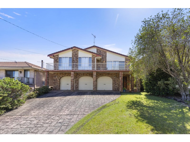 14 Acacia Avenue, Sandy Beach NSW 2456