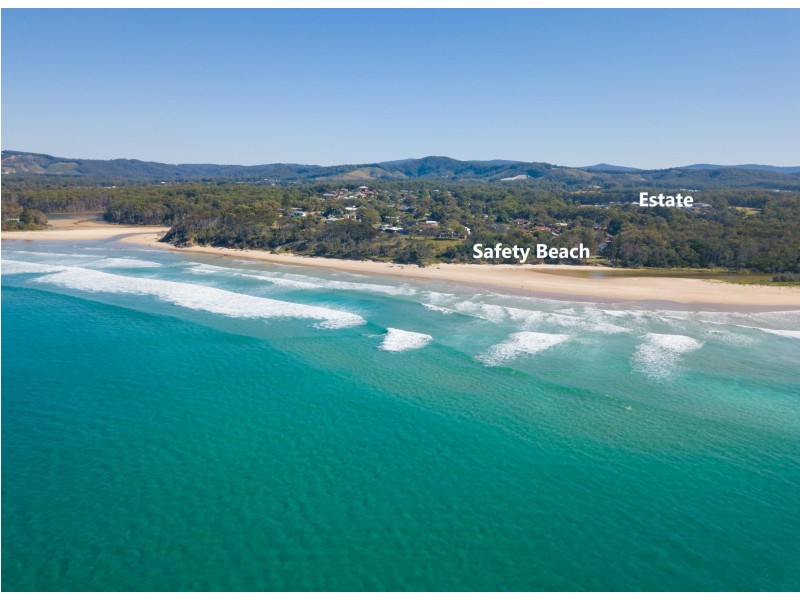 27 Admiralty Drive, Safety Beach NSW 2456