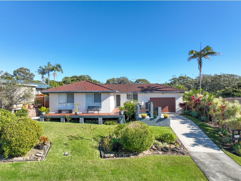 15 Panorama Parade, Safety Beach NSW 2456