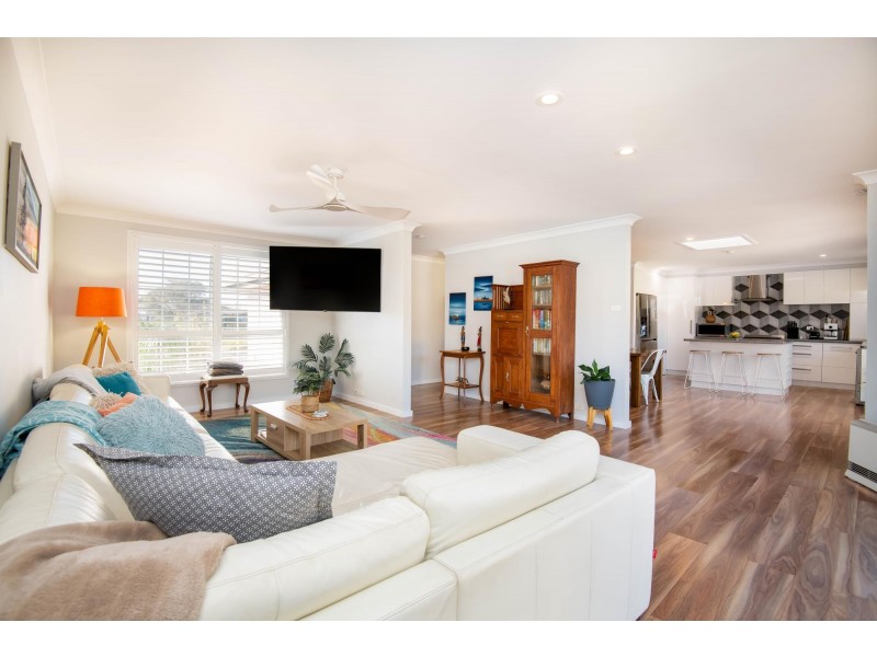 15 Panorama Parade, Safety Beach NSW 2456