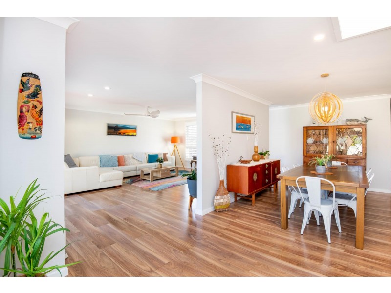 15 Panorama Parade, Safety Beach NSW 2456