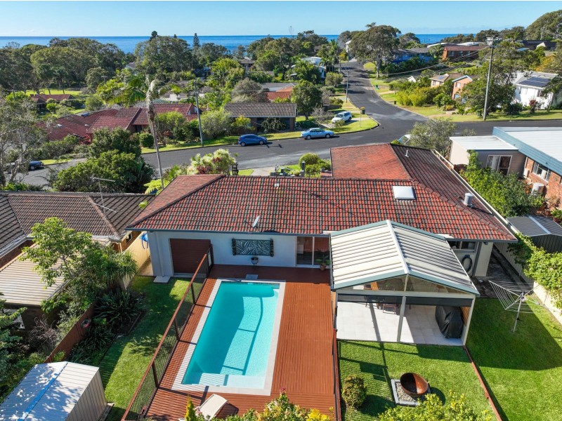 15 Panorama Parade, Safety Beach NSW 2456