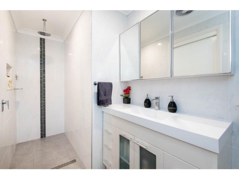 8 Anselmo Close, Emerald Beach NSW 2456