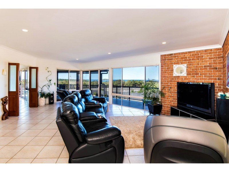1 Emerald Heights Drive, Emerald Beach NSW 2456