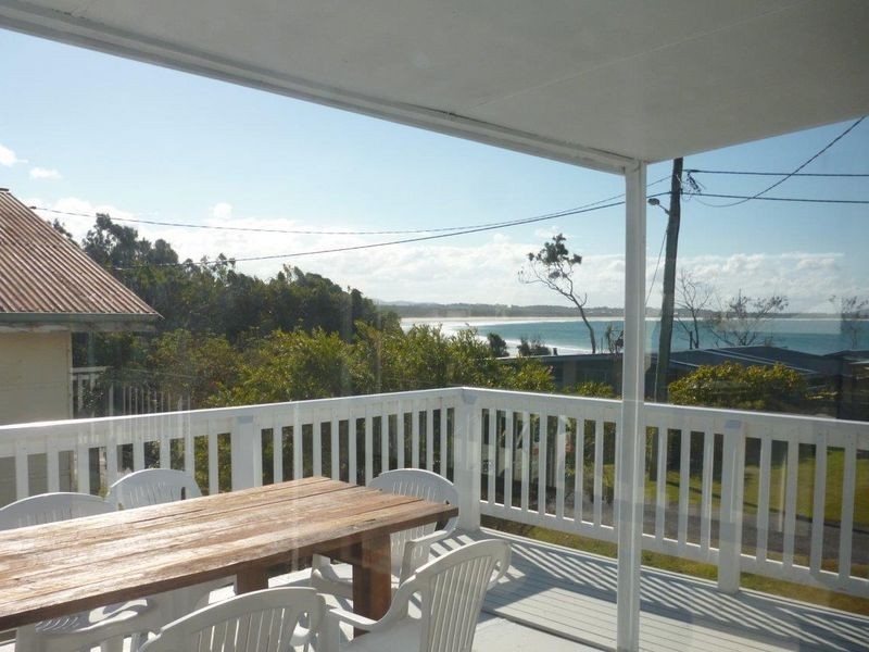 15 First Avenue, Arrawarra Headland NSW 2456