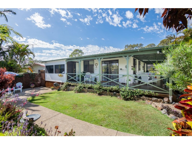 6/8 Hearnes Lake Road, The Pines, Woolgoolga NSW 2456