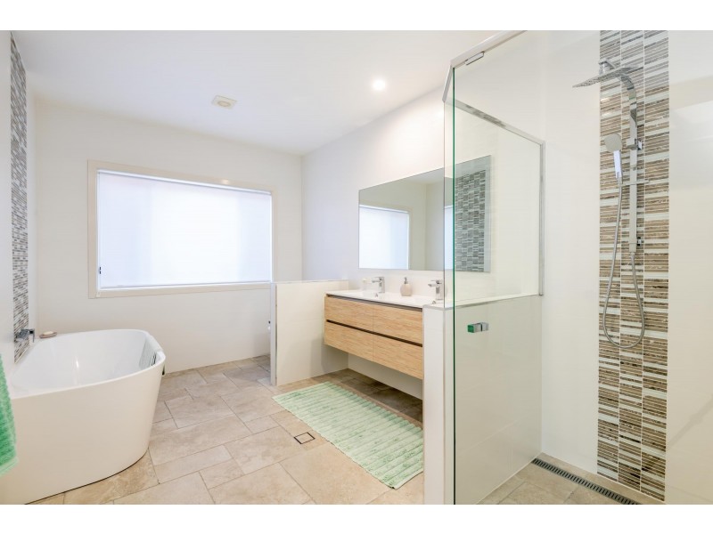 13 Ocean View Road, Arrawarra Headland NSW 2456