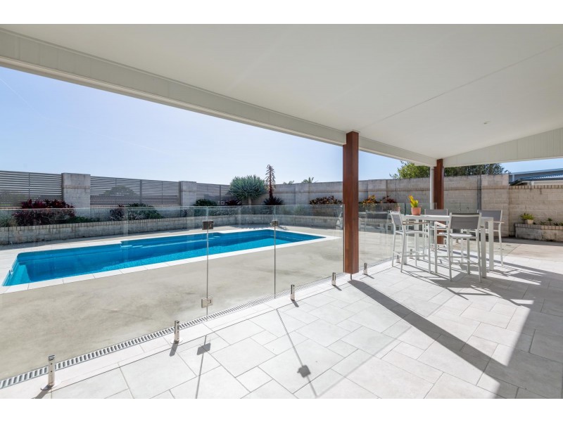 13 Ocean View Road, Arrawarra Headland NSW 2456