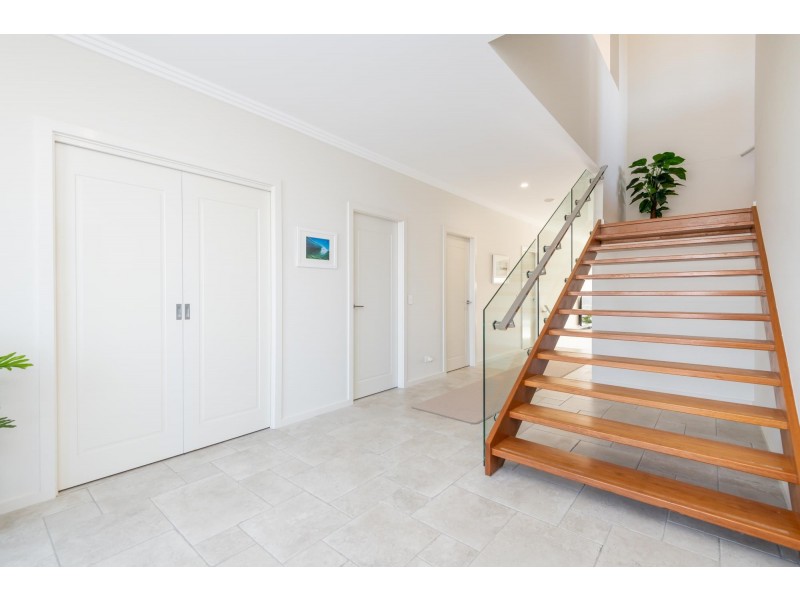 13 Ocean View Road, Arrawarra Headland NSW 2456