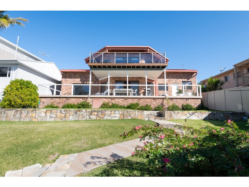 13 Ocean View Crescent, Emerald Beach NSW 2456