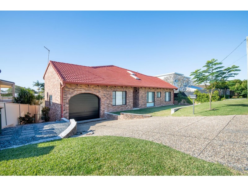 13 Ocean View Crescent, Emerald Beach NSW 2456