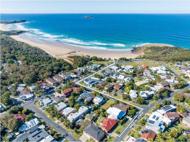 13 Ocean View Crescent, Emerald Beach NSW 2456