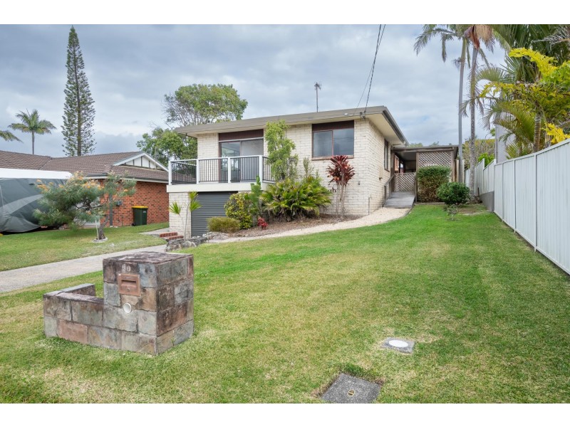 40 Blue Gum Avenue, Sandy Beach NSW 2456