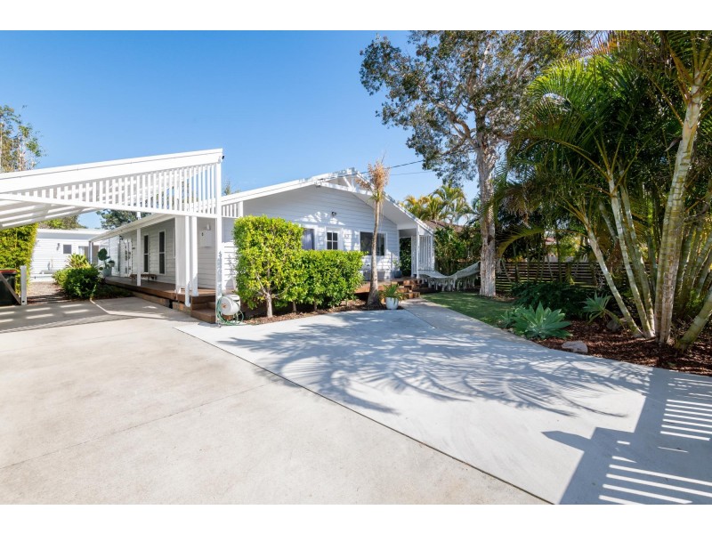 22 Pine Crescent, Sandy Beach NSW 2456